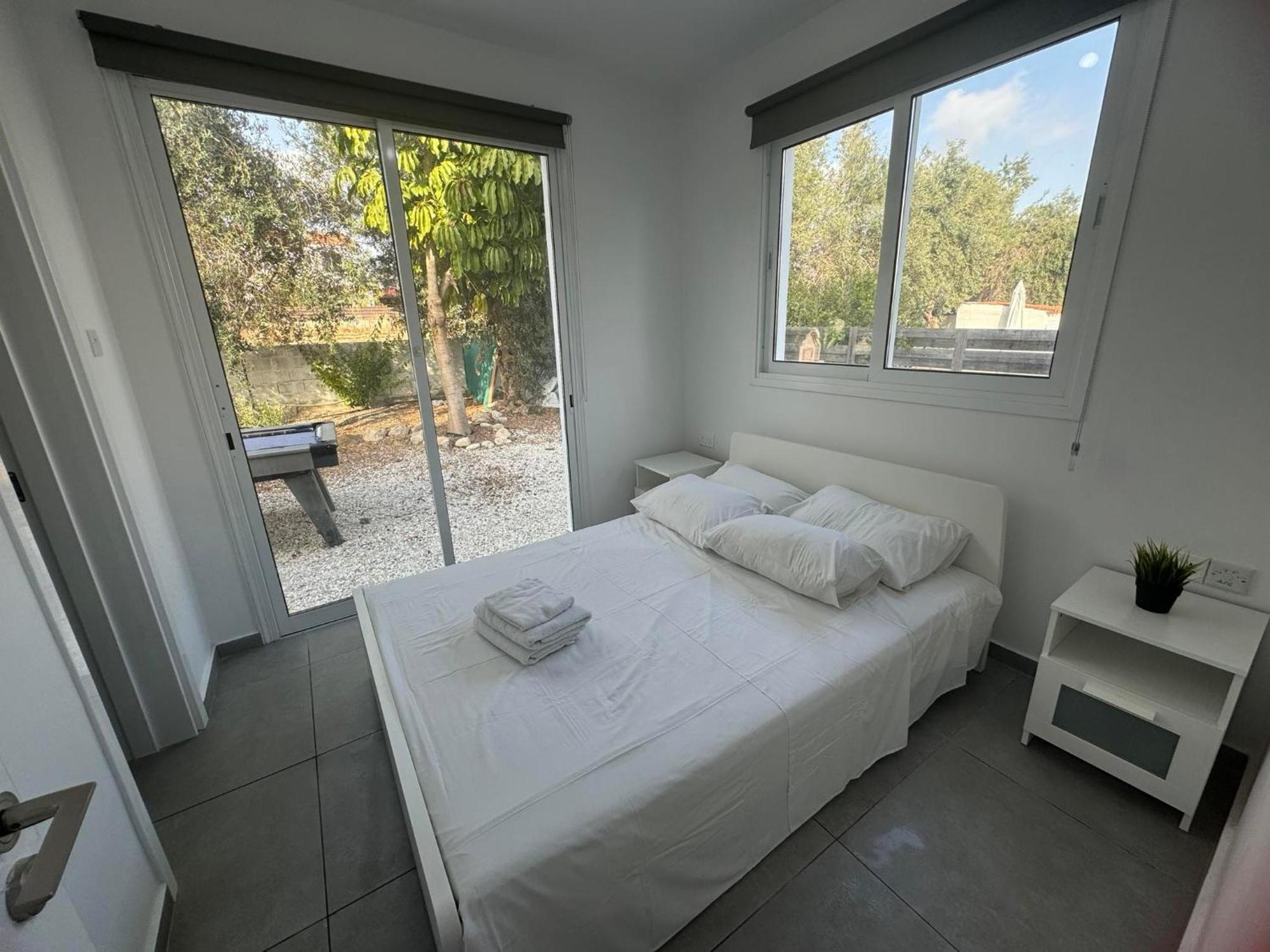 Villa Coralia Gardens 1Km From Coral Bay Beach Экстерьер фото